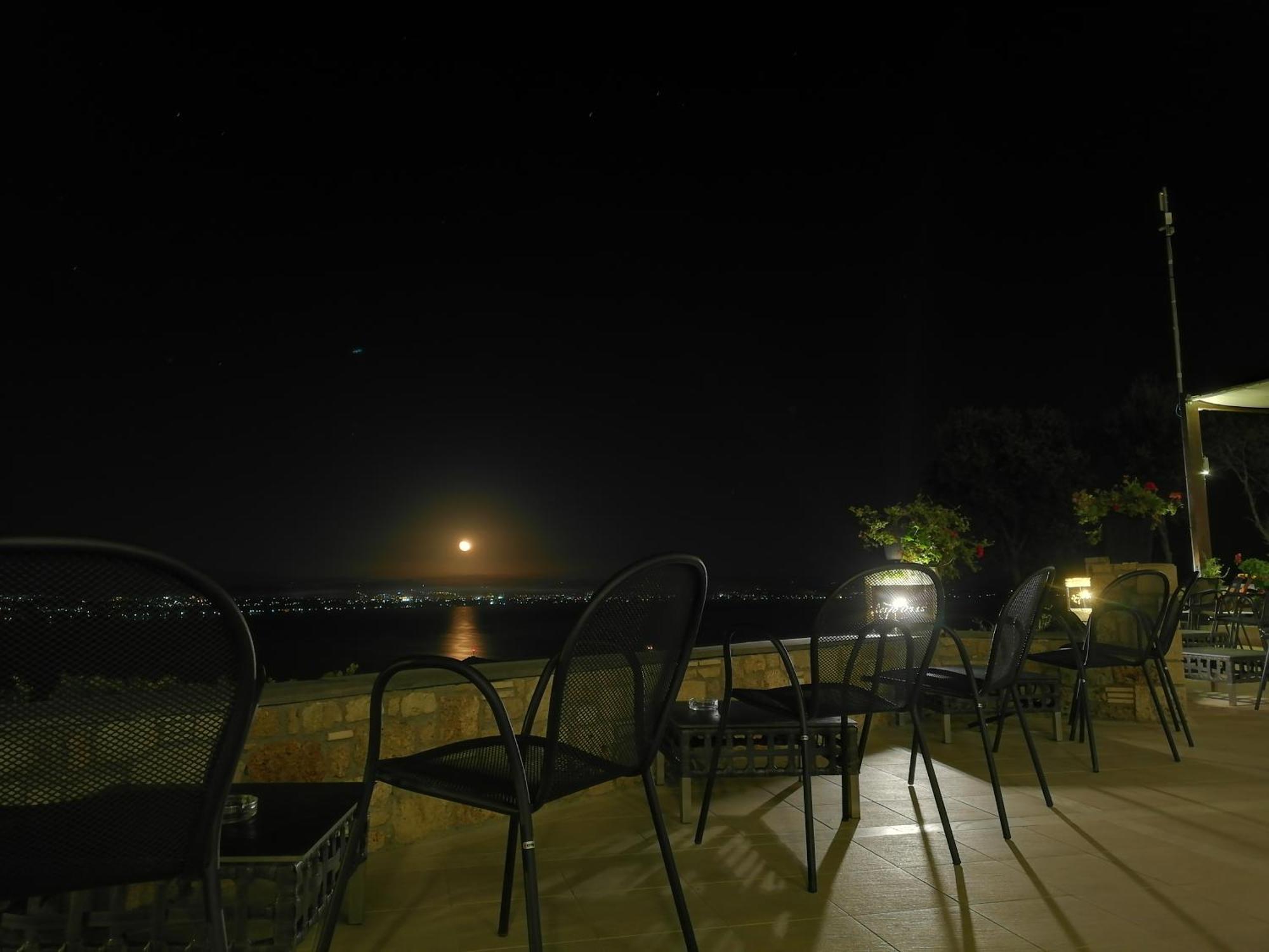 Orizontes View Hotel كاتاكولو المظهر الخارجي الصورة